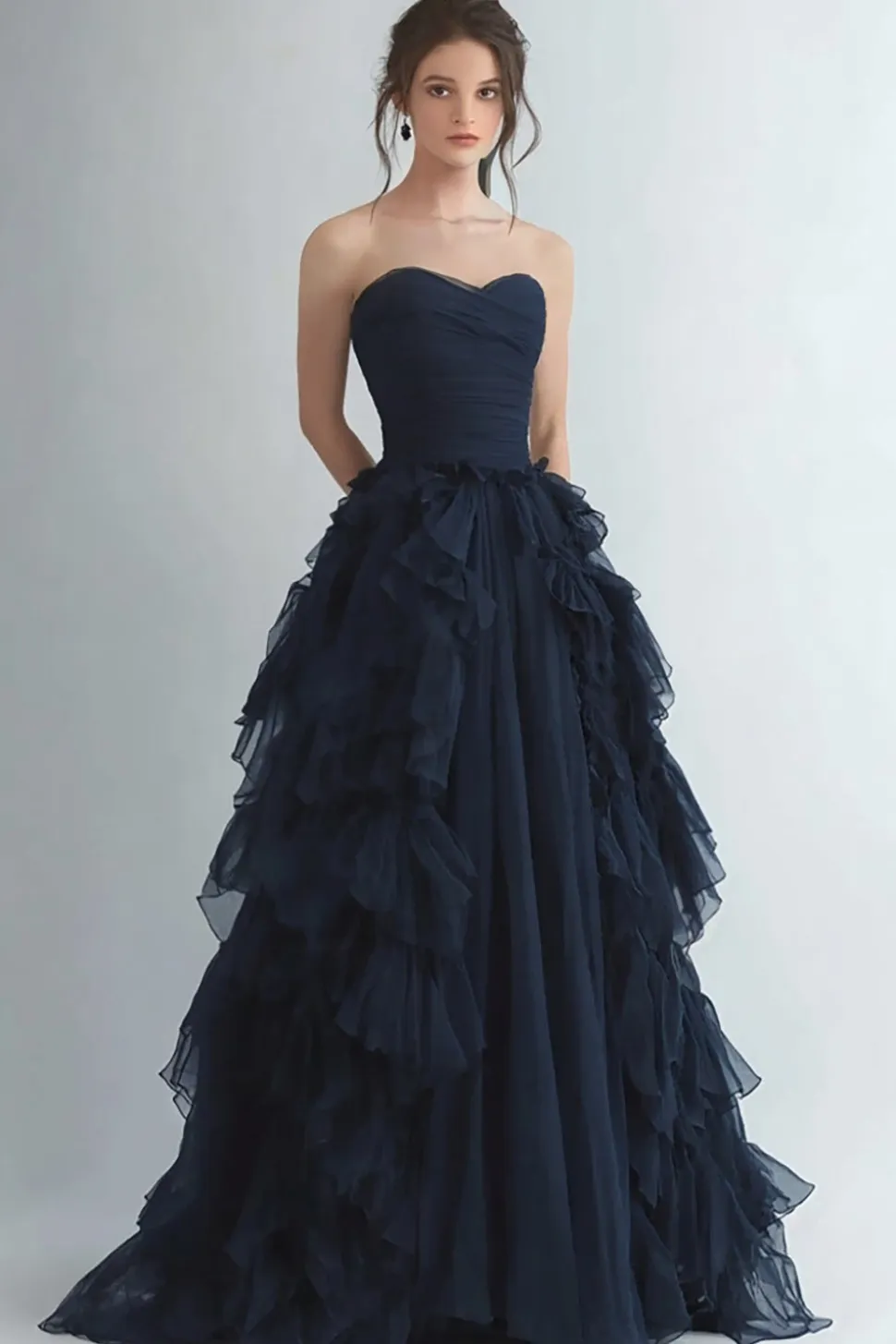 Organza Marinha Tiered Strapless Uma Linha Vestido Formal