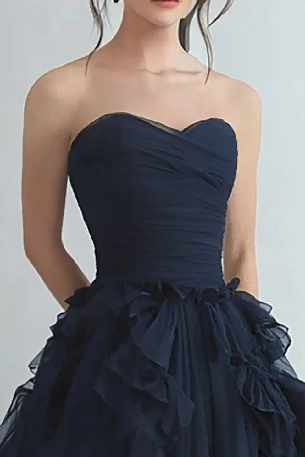 Organza Marinha Tiered Strapless Uma Linha Vestido Formal