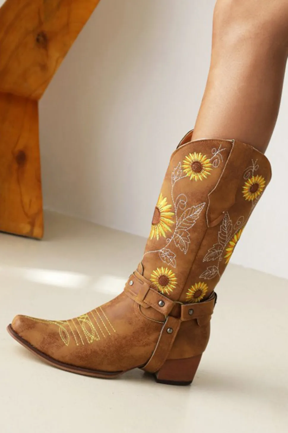 Padrão de girassol marrom no dedo do pé pontiagudo Chunky Heel Cowgirl Botas
