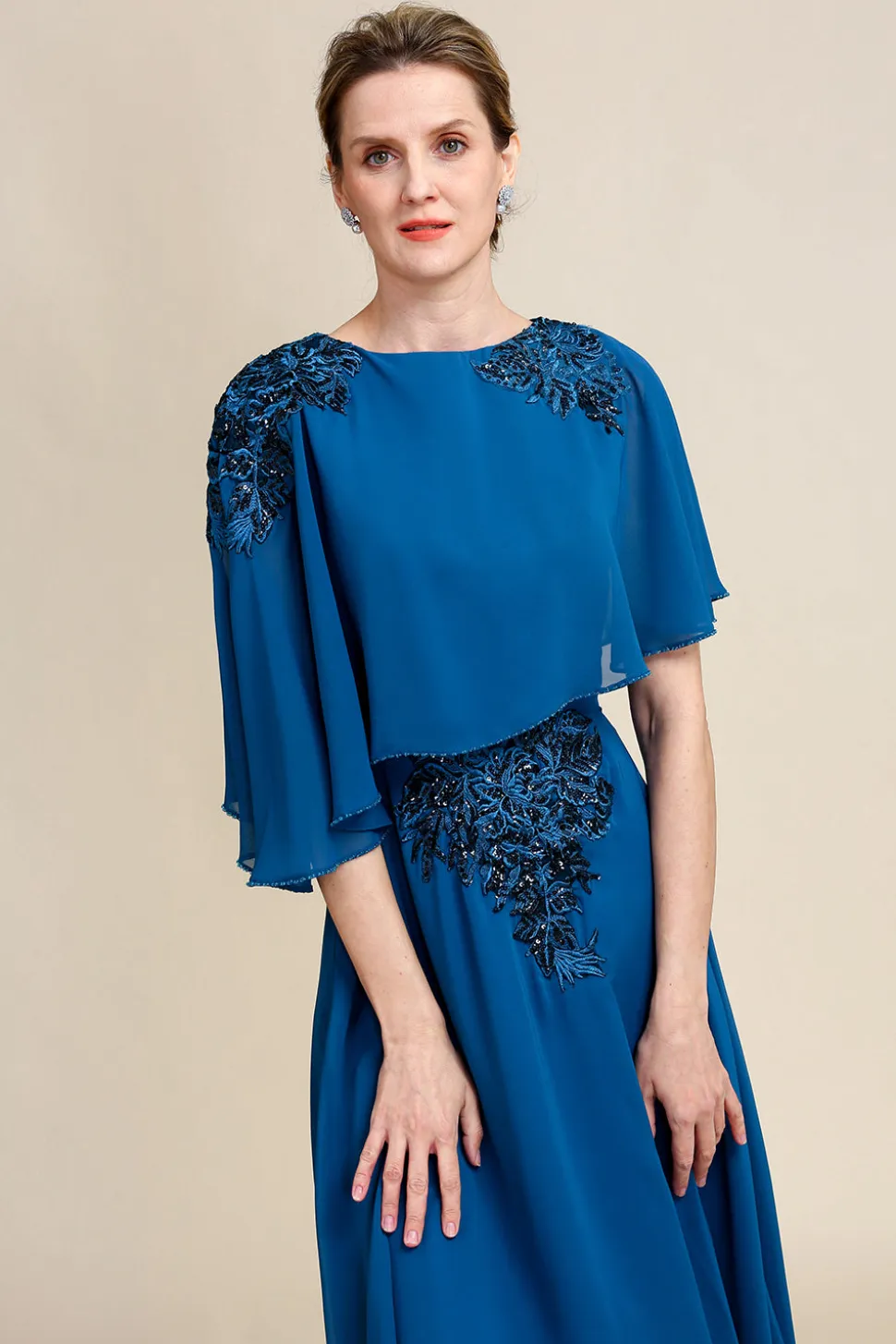 Pavão Azul Vestido Mãe de Noiva com Renda