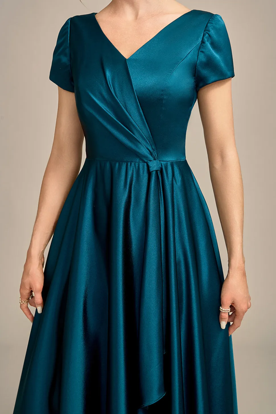 Peacock Green Satin V-neck A-line Plissado Mãe do Vestido da Noiva