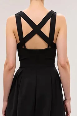 Pescoço quadrado preto Um vestido de noite longo linha