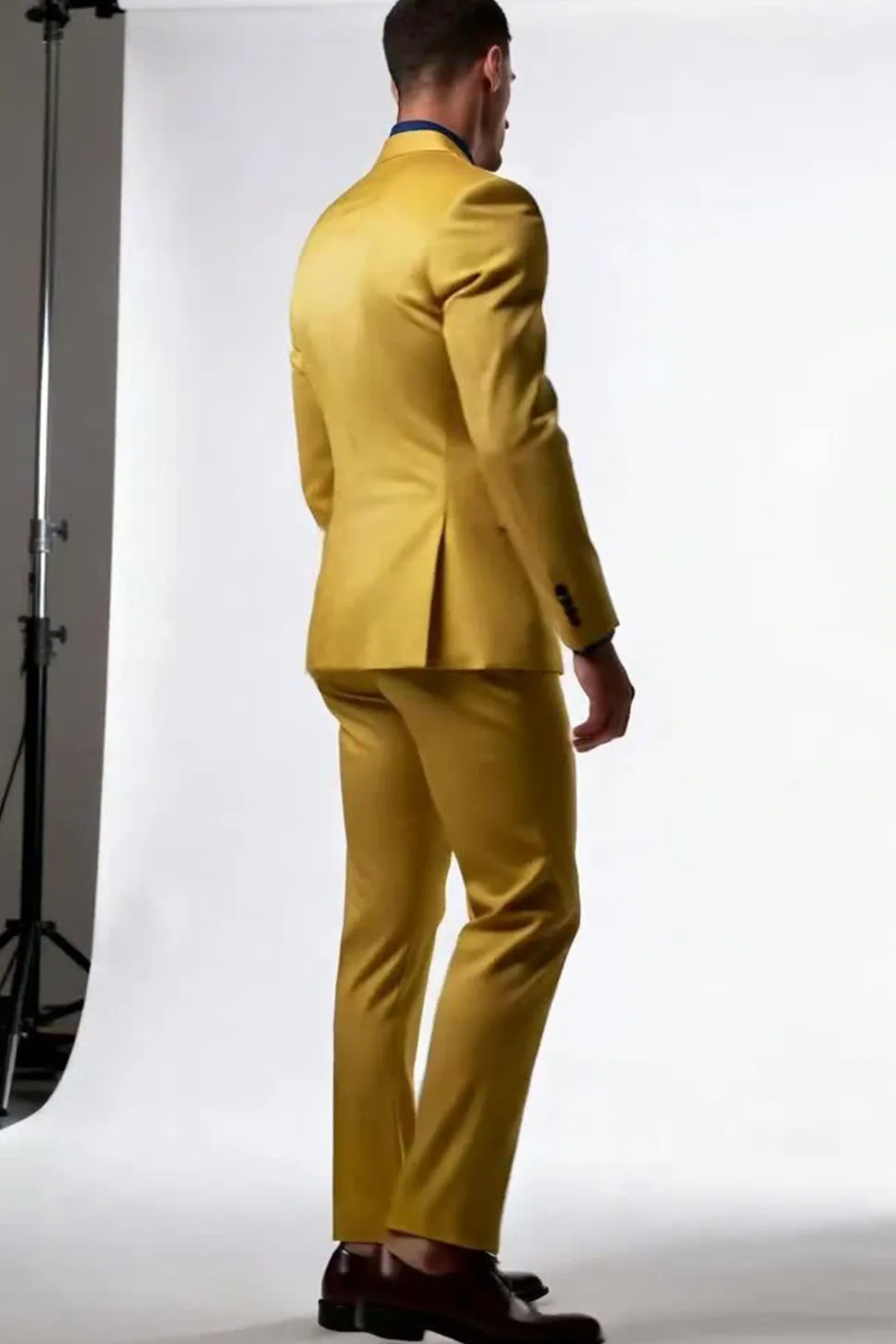Pico Lapela 2 Peça Single Breasted Amarelo Homens Ternos Formais