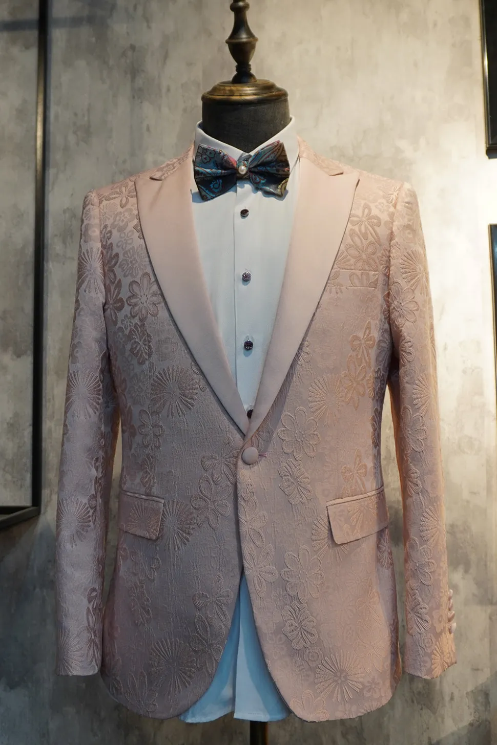 Pico Lapela Um Botão Azul Escuro Jacquard Homens Wedding Party Suits