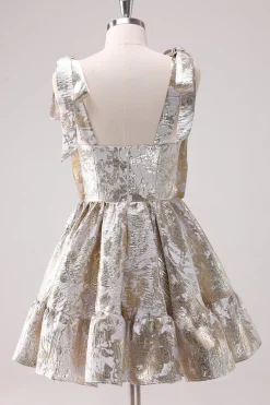 Prata Ajustável Correias A-Line Short Metallic Homecoming Dress com Folhos