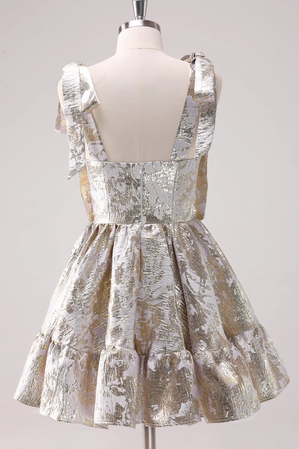 Prata Ajustável Correias A-Line Short Metallic Homecoming Dress com Folhos