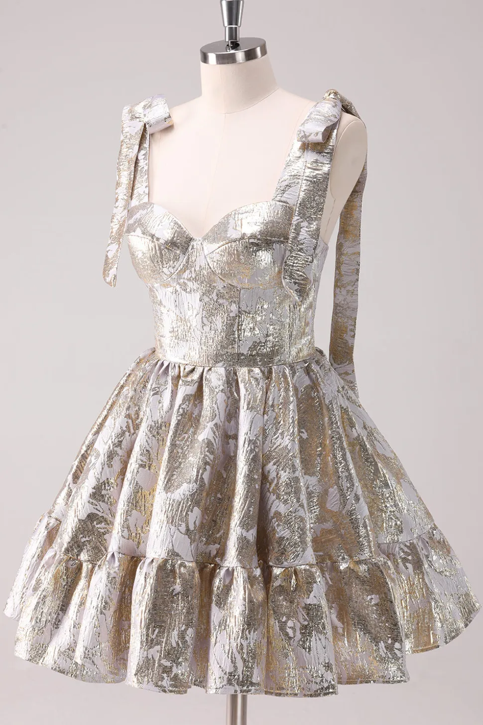 Prata Ajustável Correias A-Line Short Metallic Homecoming Dress com Folhos