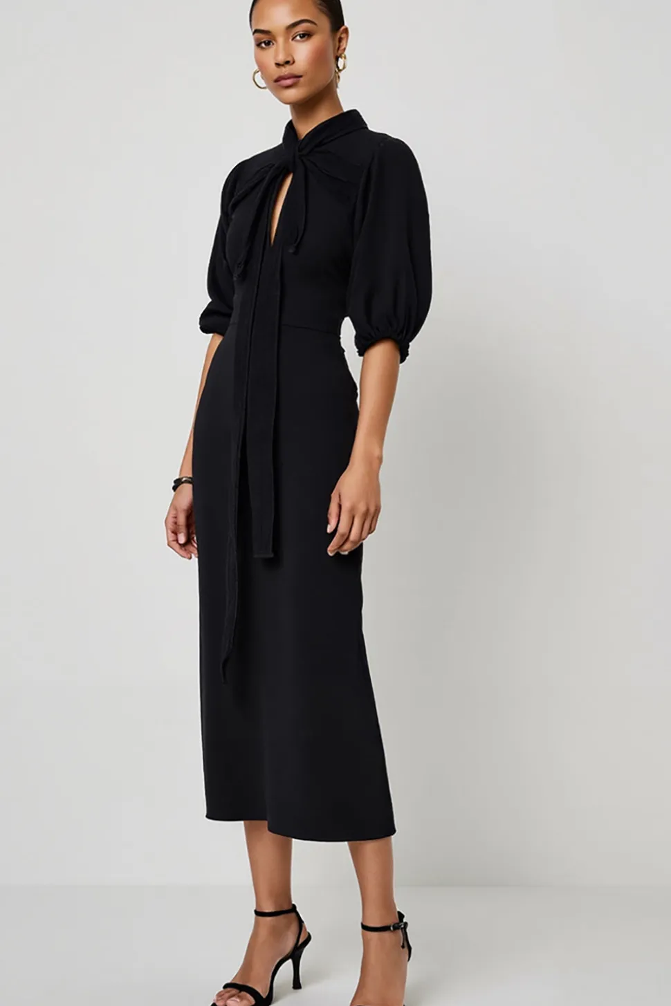 Preto A Line Keyhole Vestido Semi Formal com Sash
