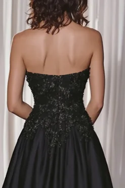 Preto A-Line cetim querido vestido longo baile de formatura com apliques de renda