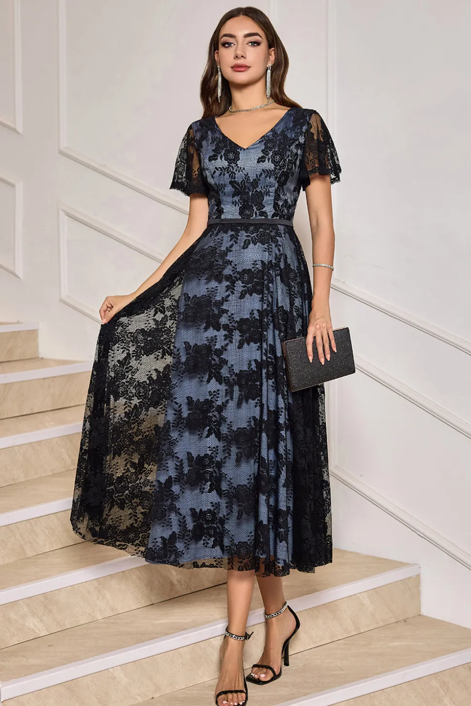 Preto A-Line V-Neck Renda Tea-Length Dress com mangas curtas