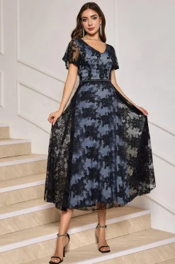 Preto A-Line V-Neck Renda Tea-Length Dress com mangas curtas