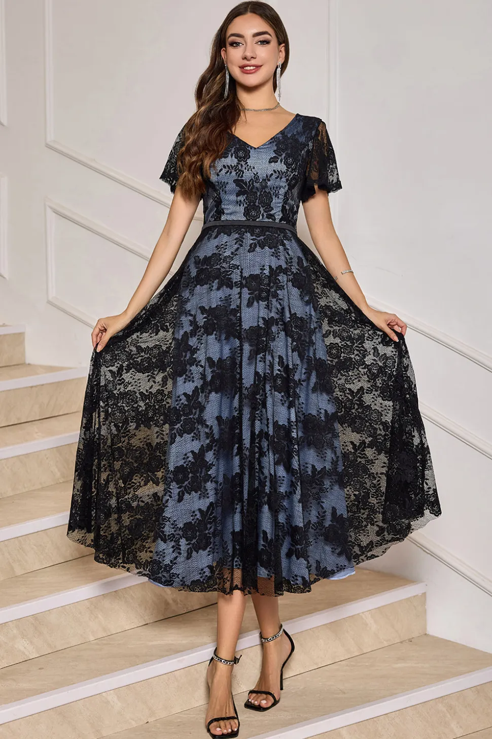 Preto A-Line V-Neck Renda Tea-Length Dress com mangas curtas