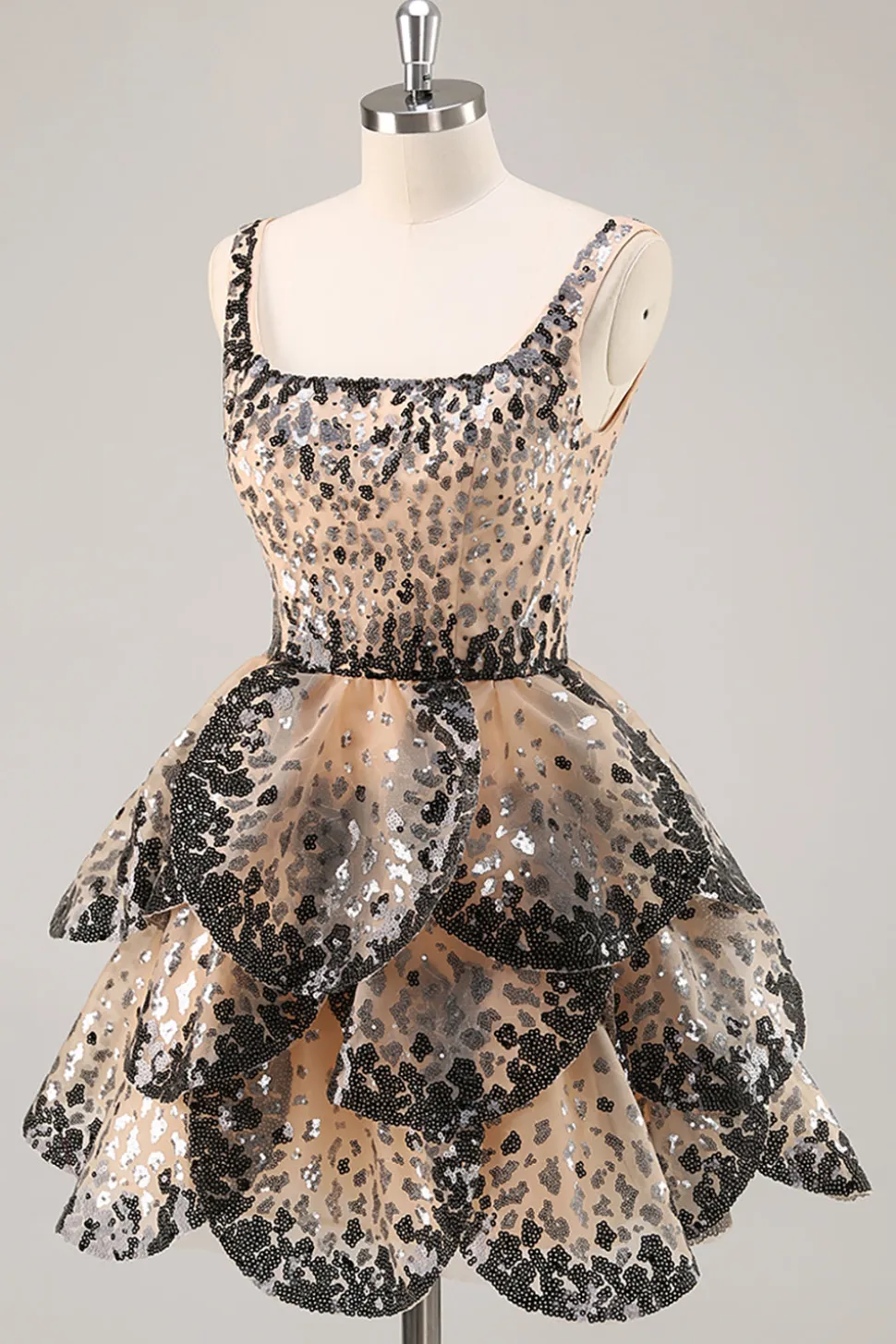 Preto Damasco Sequined Tiered A Line Homecoming Dress