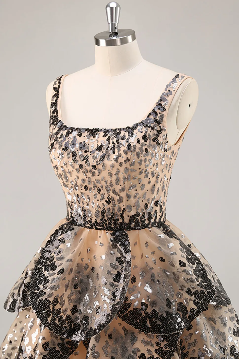 Preto Damasco Sequined Tiered A Line Homecoming Dress