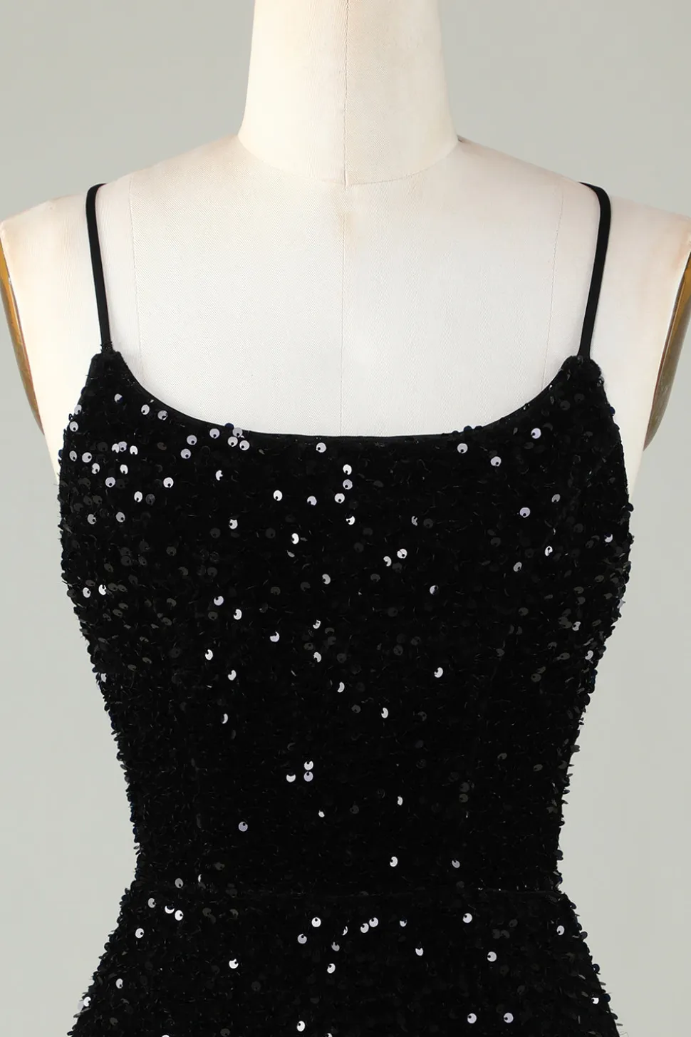 Preto espaguete alças lantejoulas homecoming vestido com cruz criss para trás