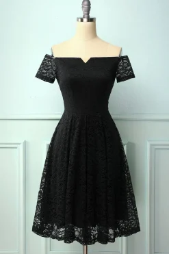 Preto fora do ombro vestido de renda