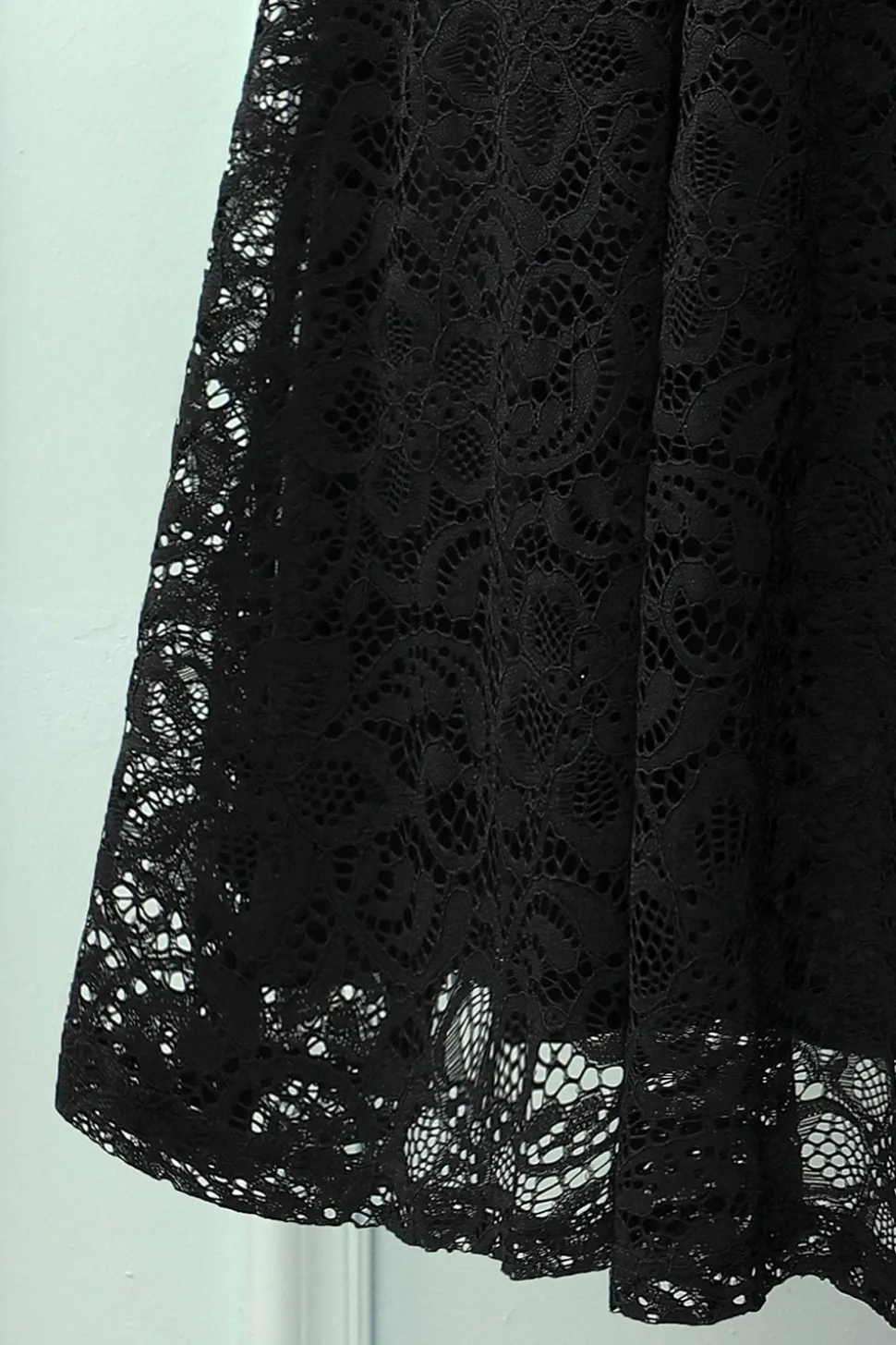 Preto fora do ombro vestido de renda