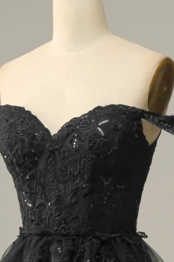 Preto fora do ombro vestido de baile
