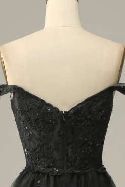Preto fora do ombro vestido de baile