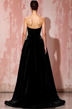 Preto simples sem alças uma linha de veludo vestido de noite