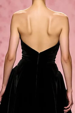 Preto Simples Uma Linha Veludo Strapless Vestido de Noite Longo com Fenda