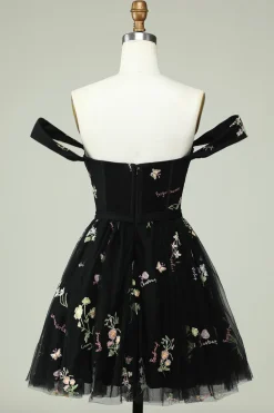 Preto Uma linha fora do ombro Homecoming Dress