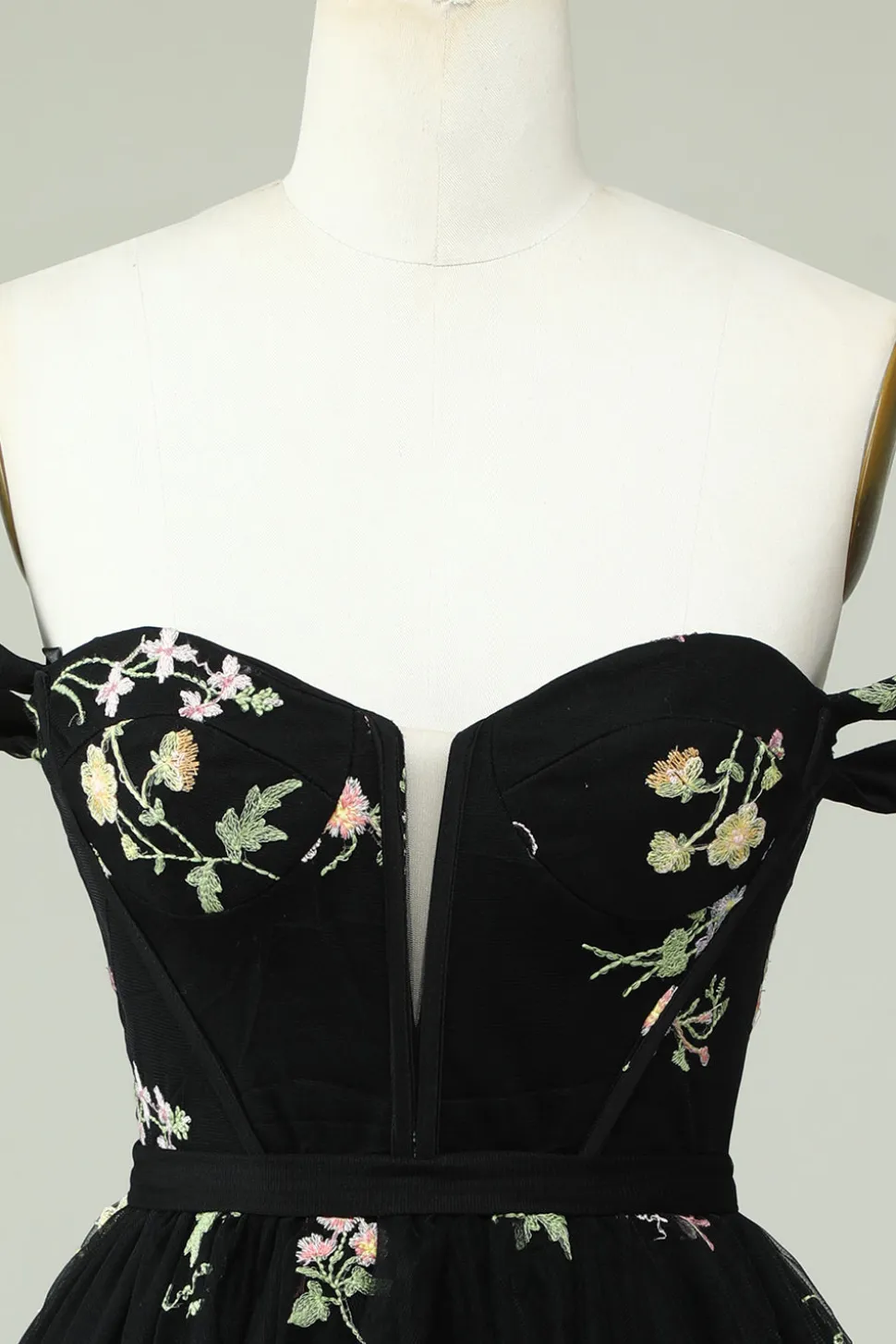 Preto Uma linha fora do ombro Homecoming Dress