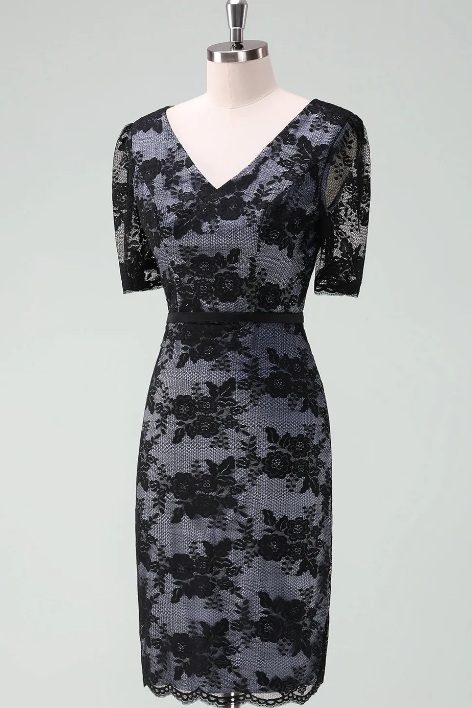 Preto V-Neck Lace Bainha Midi Mãe do Vestido da Noiva com Mangas Curtas