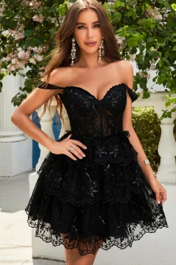 Princesa Uma Linha Espartilho Roxo Tiered Vestido Curto Homecoming com Renda