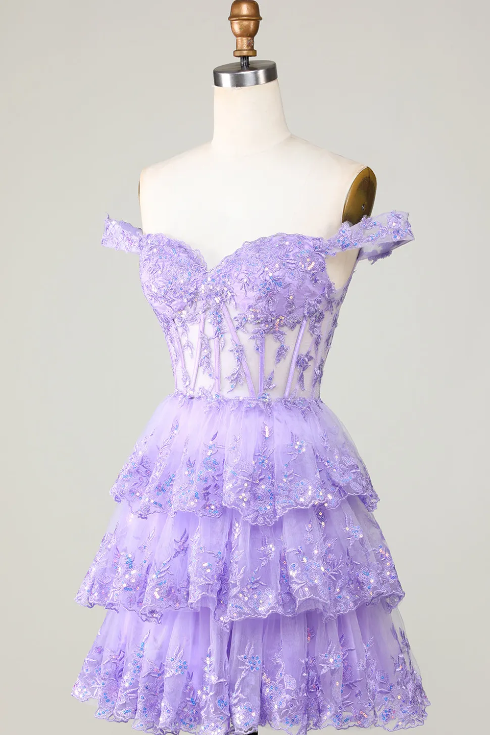 Princesa Uma Linha Espartilho Roxo Tiered Vestido Curto Homecoming com Renda
