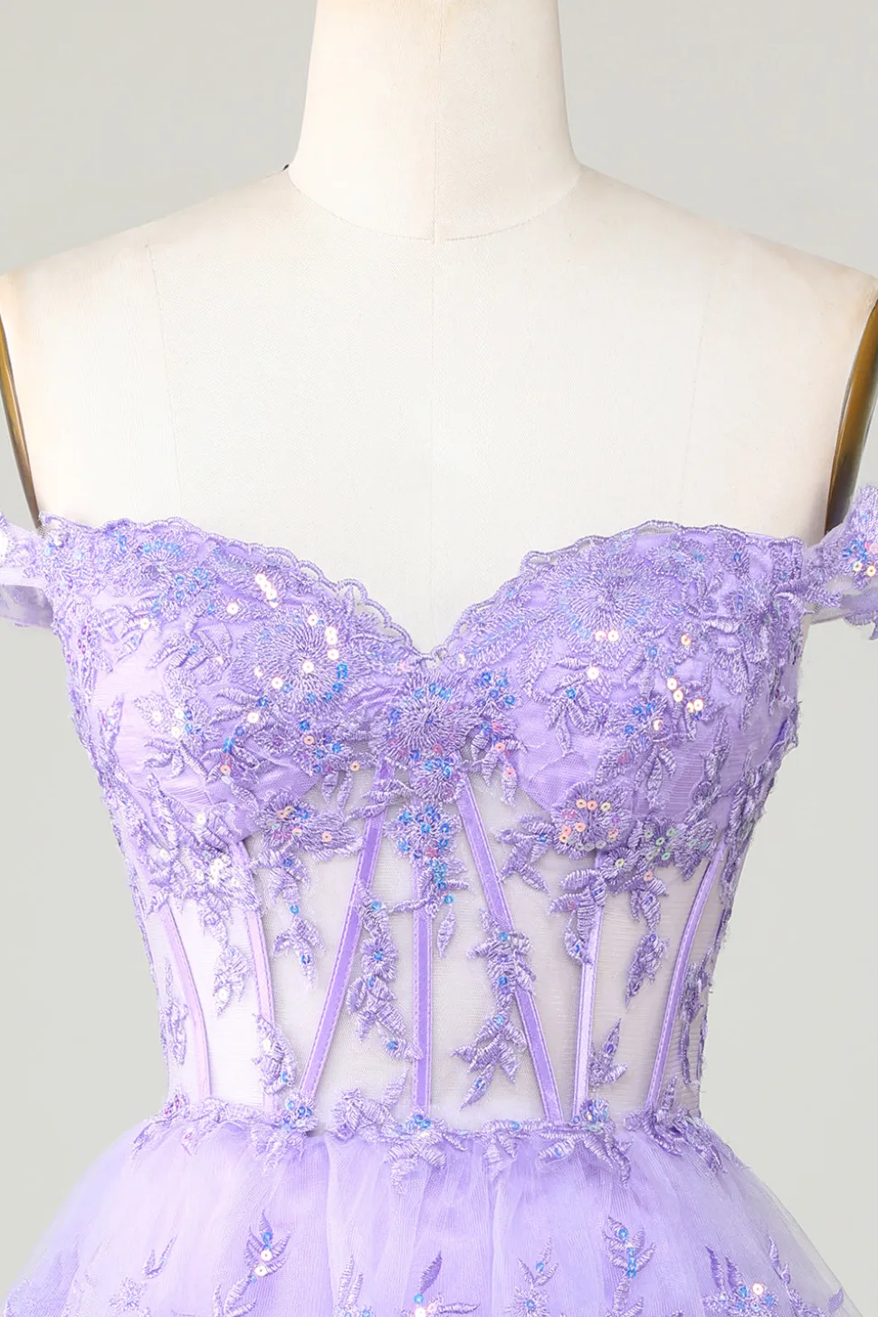 Princesa Uma Linha Espartilho Roxo Tiered Vestido Curto Homecoming com Renda
