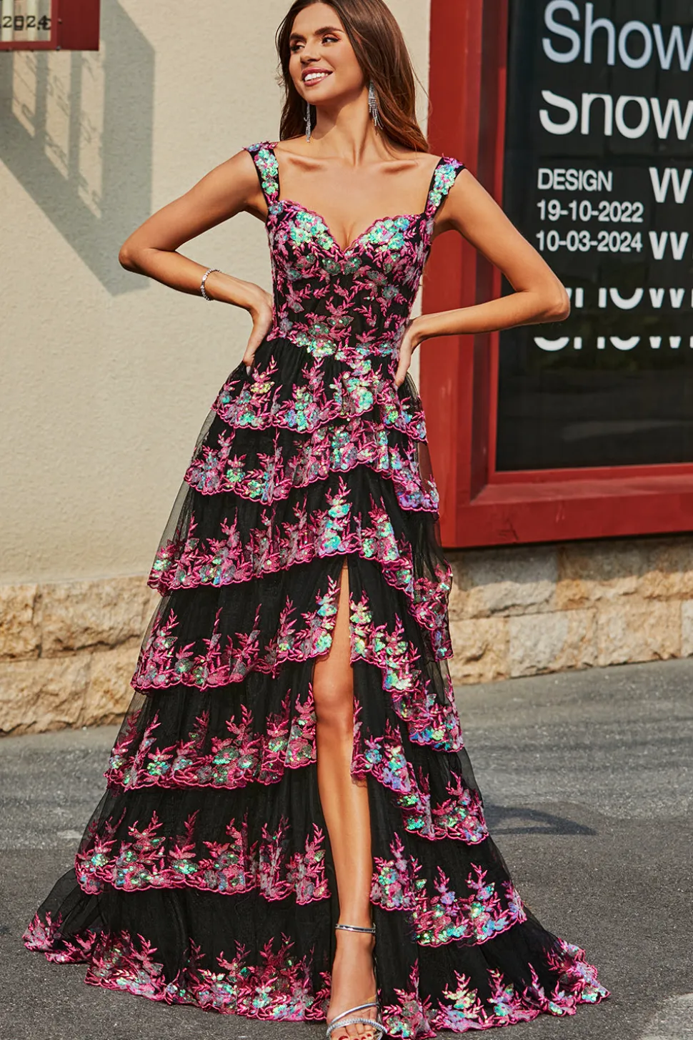Princesa Uma linha fora do ombro preto rosa longo vestido de baile com renda em camadas