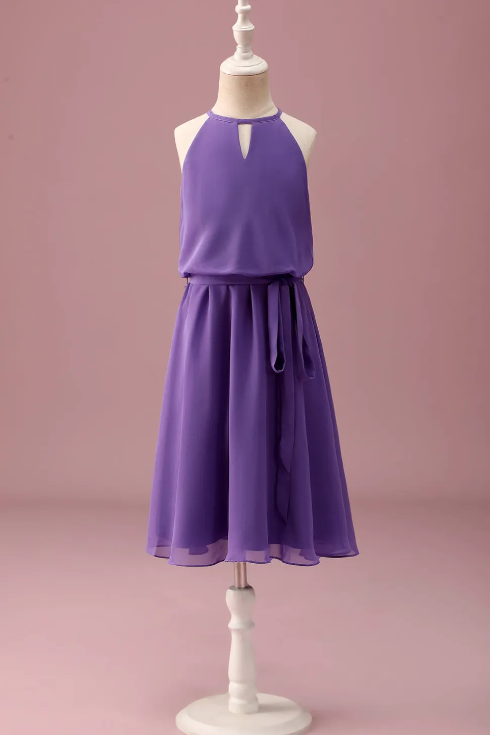 Purple Halter Keyhole Uma linha curta vestido de dama de honra júnior com cinto