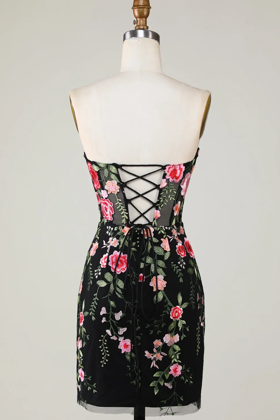 Querido Vestido Preto de Cocktail Com Apliques