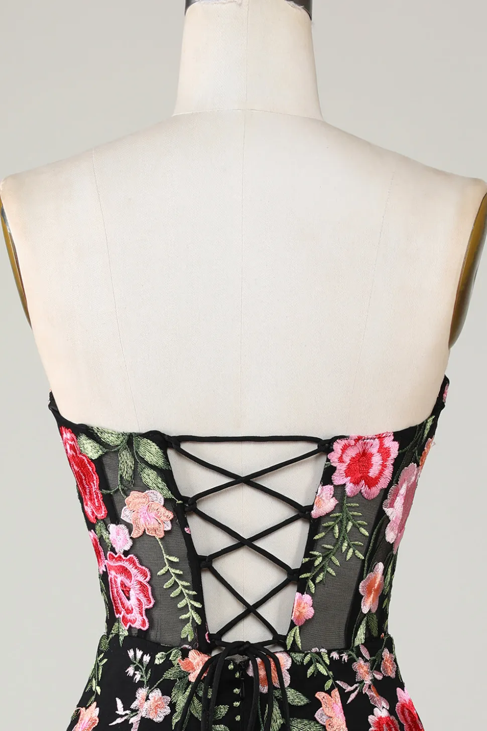 Querido Vestido Preto de Cocktail Com Apliques