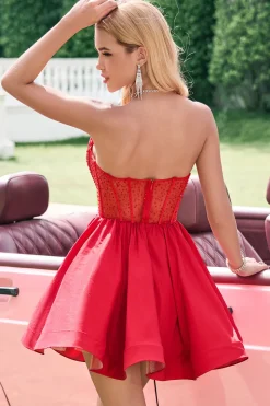 Red A Line Strapless Corset Short Ruffle Vestido bonito Homecoming com frisos