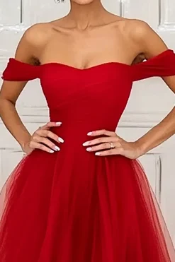 Red A-Line fora do ombro tule vestido de bola com fenda