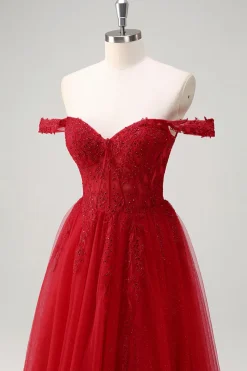 Red A-Line fora do ombro tule longo espartilho vestido de baile com fenda