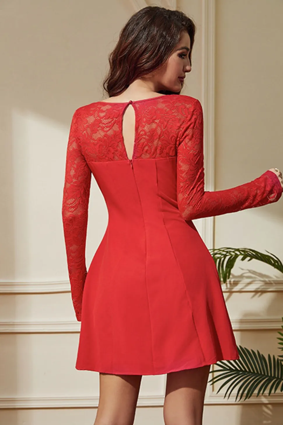 Red A-Line Renda Mangas Longas Vestido de Festa Curto