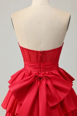 Red Strapless A-line Tiered Corset frisado curto Homecoming Dress com arco