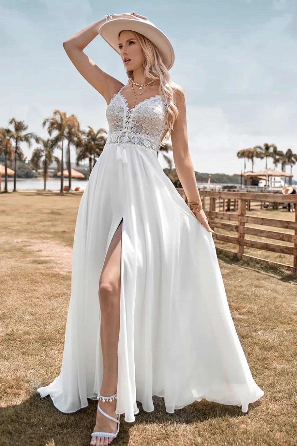 Renda Backless Esparguete Correias Boho Vestido de Noiva com Fenda