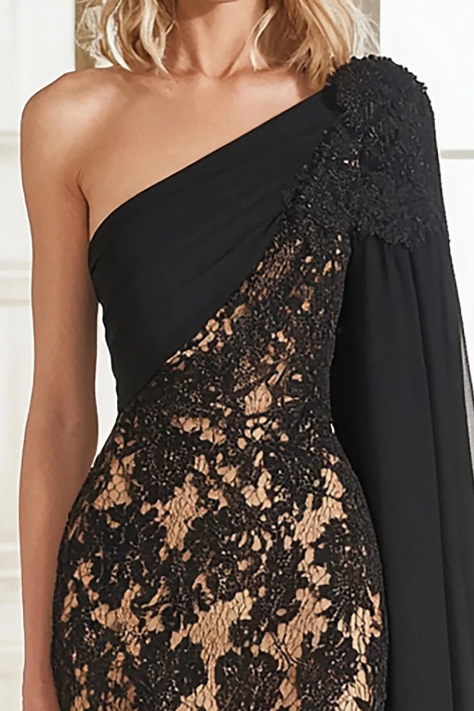 Renda preta um ombro bainha longa mãe do vestido da noiva