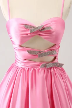 Rosa A-Line Spaghetti Straps plissado Homecoming Dress com Keyhole