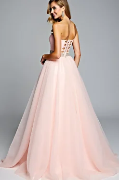 Rosa claro sem alças uma linha de tule vestido de baile com frisos