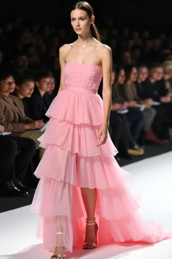 Rosa Strapless Tiered Uma Linha Vestido de Gala com Fenda