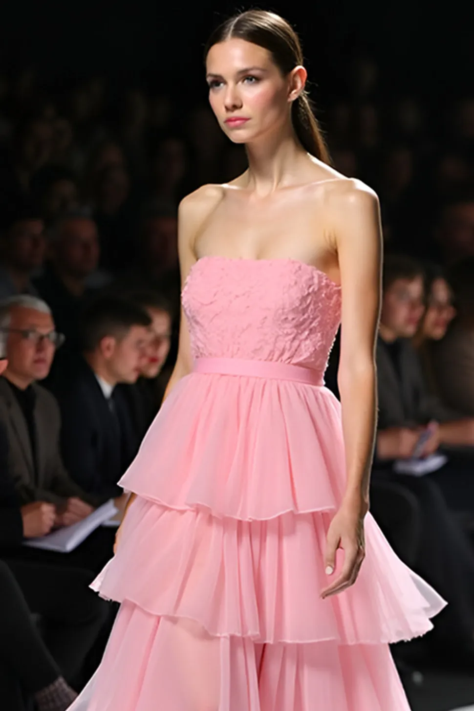 Rosa Strapless Tiered Uma Linha Vestido de Gala com Fenda