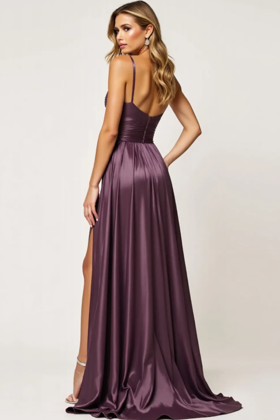 Roxo A Line Espaghetti Straps Cut out Vestido de Baile de Cetim