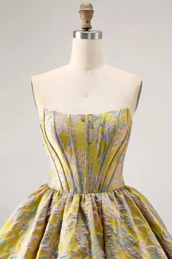 Roxo Strapless Brocade A-Line Corset Mini Homecoming Vestido com Bubble-Hem