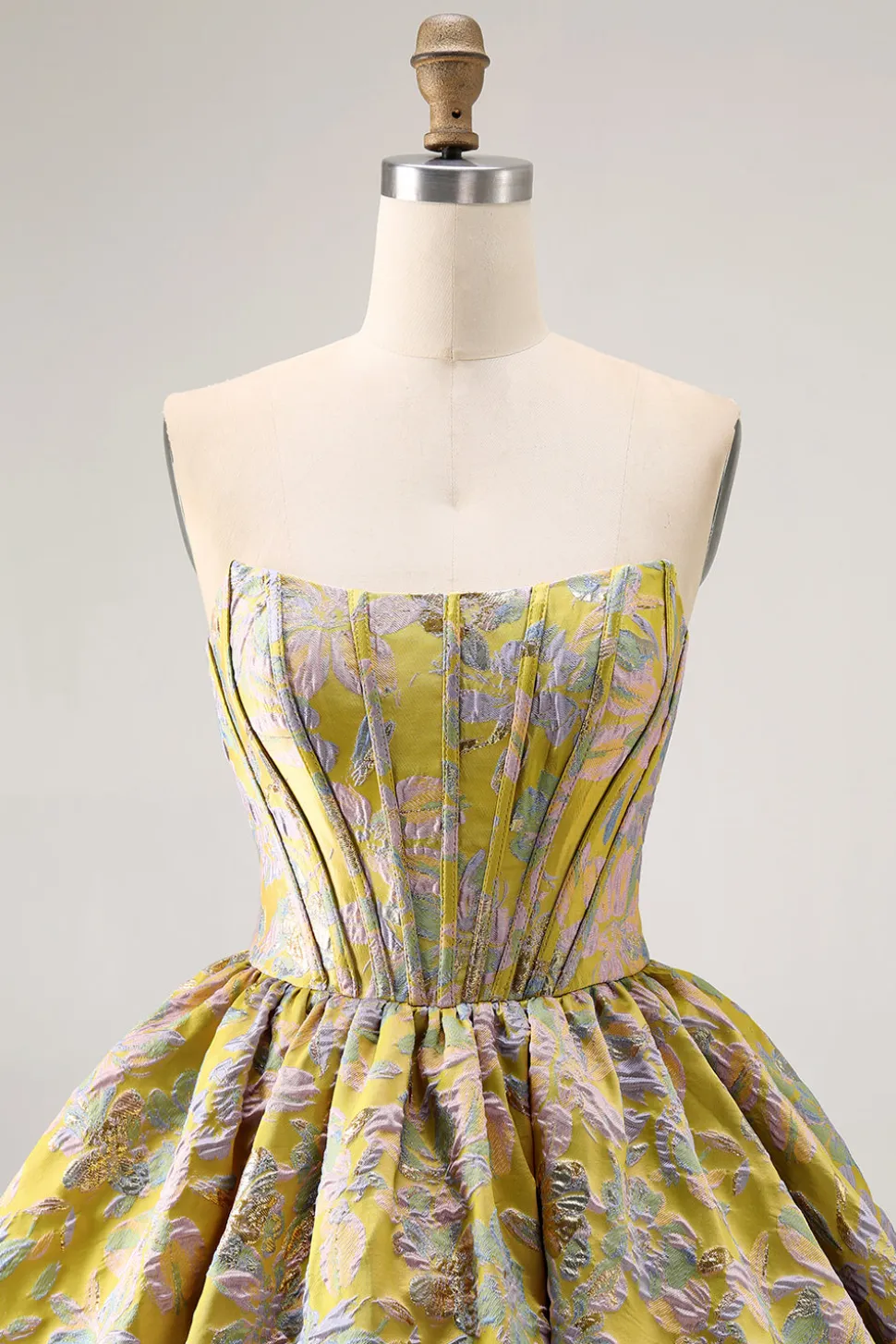 Roxo Strapless Brocade A-Line Corset Mini Homecoming Vestido com Bubble-Hem