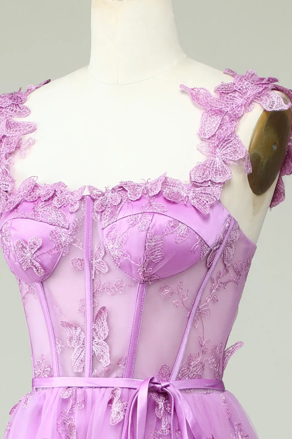 Roxo Uma Linha Borboletas Appliques Vestido de Baile